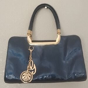 NWOT Elegant leather tote bag with simple stone pattern womens bag Blue